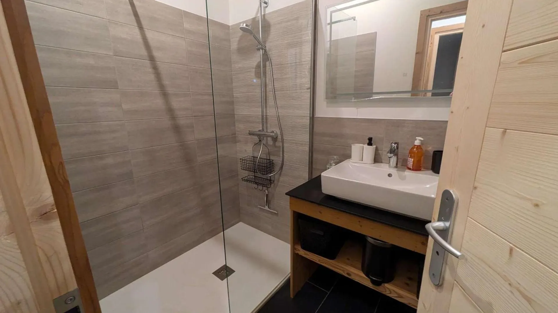 Apartment Chalet Lumineux A Areches-Beaufort Avec Terrasse Et Cuisine Equipee - Fr-1-342-332 France