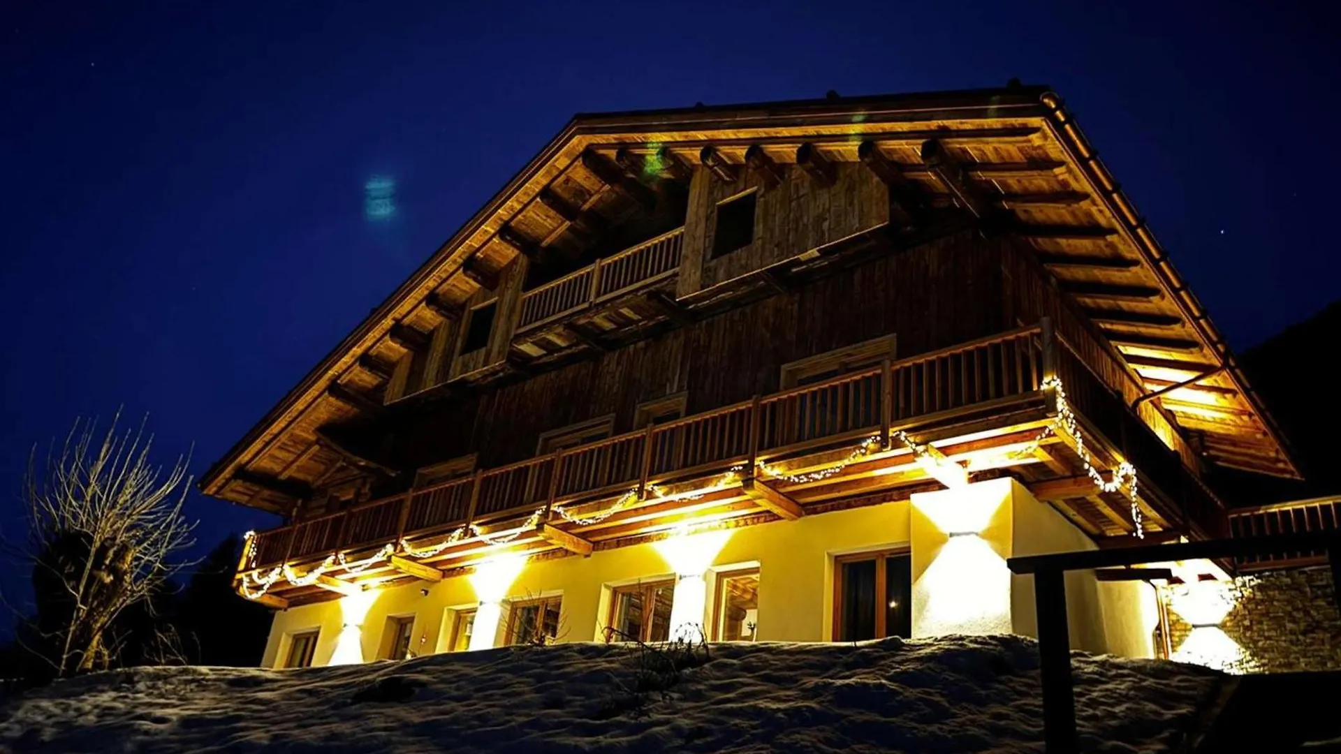 Chalet Lumineux A Areches-Beaufort Avec Terrasse Et Cuisine Equipee - Fr-1-342-332